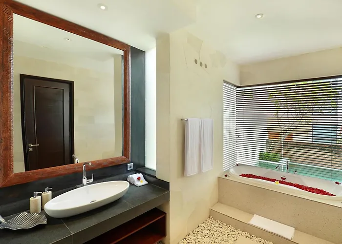 4-br Private Pool Dharmawangsa Kampial 10min To Btdc نوسا دوا